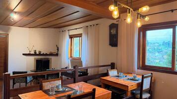 Free daily full breakfast