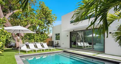 Villa Moderno Stylish 5BR Retreat Design District