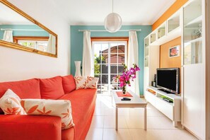 TV - Casa Golfin - colorful vacation home with large sun terrace (Arona)