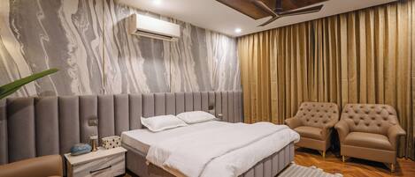 Iron/ironing board, Internet, bed sheets