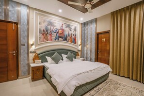 Iron/ironing board, Internet, bed sheets - MG Luxury Stays (Panchkula)