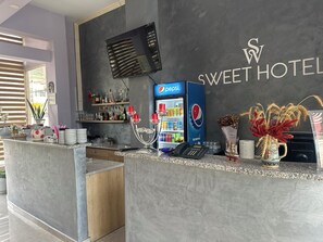 4 bars/lounges - Sweet Hotel  (Vaqarr)