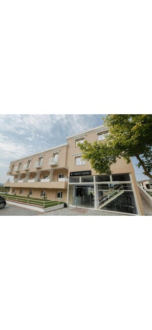 Front of property - Sweet Hotel (Vaqarr)