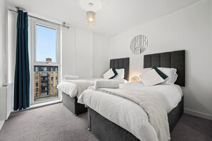 2 bedrooms, iron/ironing board, WiFi, bed sheets - The Urban Haven (Birmingham)