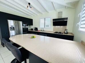 Villa, Ensuite, Garden View (appartement indépendant) | Iron/ironing board, free WiFi, bed sheets - Villa et Appartement indépendant (Saint-François)