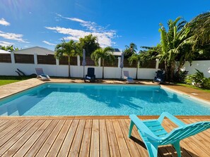Villa, Ensuite, Garden View (appartement indépendant) | Outdoor pool - Villa et Appartement indépendant (Saint-François)