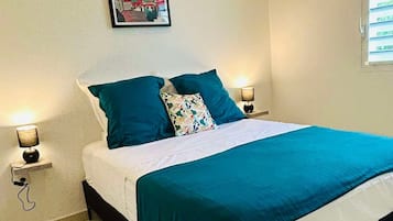 Iron/ironing board, free WiFi