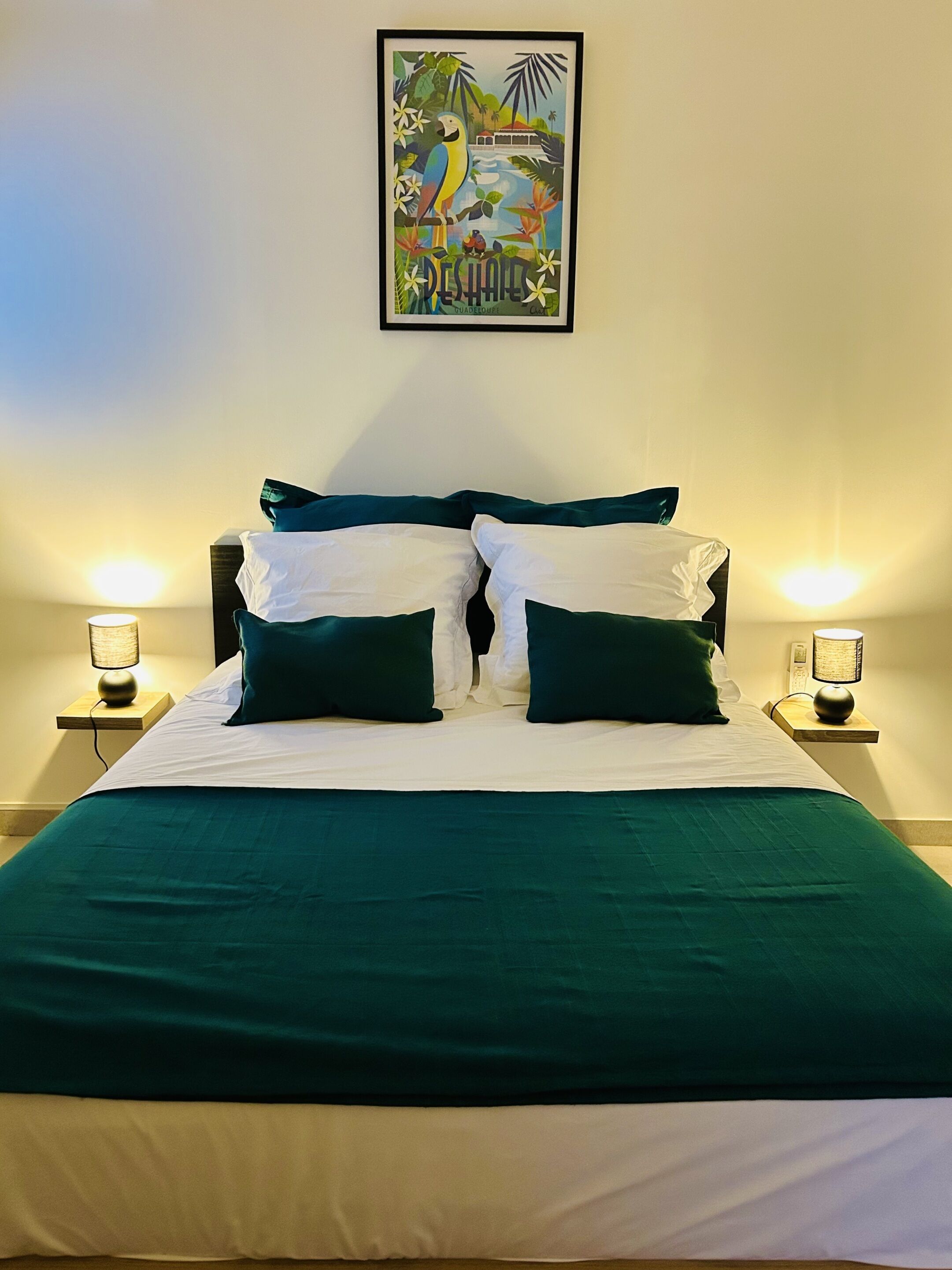 Villa, Ensuite, Garden View (appartement indépendant) | Iron/ironing board, free WiFi, bed sheets