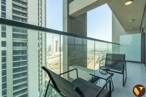 奢华公寓, 阳  台, 泳池景观 | 阳台