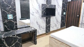 Chambre Standard | Espace de travail pour ordinateur portable, lits pliants/supplémentaires