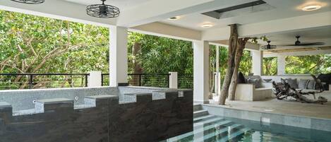 Innenpool, beheizter Pool