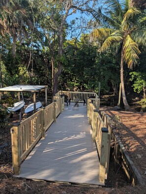 Terrace/patio - 3 bed/2 bath pool home & hot tub in Naples. Great neighborhood. 3 miles to beach (Naples)