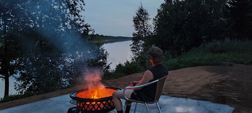 House for small groups or up to 14 persons groups next to the river.