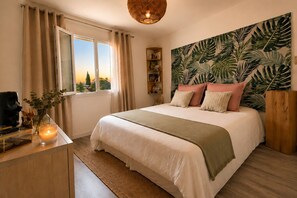 3 habitaciones, tabla de planchar con plancha y cuna de viaje 