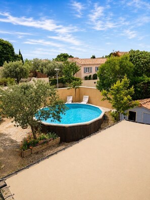 Outdoor pool - L'Oliveraie Quiet villa with pool at the gateway to the Luberon. (Pertuis)
