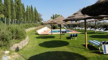 Piscine extérieure (ouverte en saison)