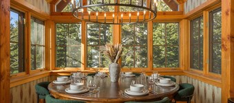 Luxury Glacier Retreat, Game Room & Epic Views