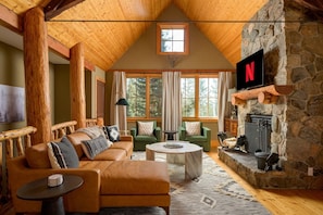 Smart TV, fireplace, foosball - Luxury Glacier Retreat, Game Room & Epic Views (Idaho Springs)