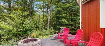 4 Mi to Sugarbush Resort! All-Season Couples Haven