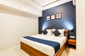 Deluxe Double Room | Desk, laptop workspace, free WiFi - Hotel Silver Key (Indore)