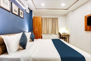 مكتب ومساحة عمل للكمبيوتر المحمول وواي فاي مجانًا