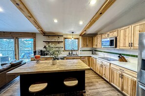 Refrigerador, microondas, parrilla de estufa y lavavajillas 