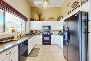 Fridge, microwave, stovetop, dishwasher - Golf, Hike & Unwind: Peoria Retreat w/ Patio! (Peoria)