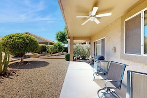 Terrace/patio - Golf, Hike & Unwind: Peoria Retreat w/ Patio! (Peoria)
