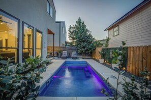 A heated pool - 3 Mi to San Antonio River Walk: Gem w/ Heated Pool (San Antonio)