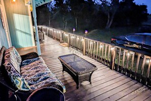 Terrace/patio - Countryside Charmer w/ Fire Pit in Washington! (Washington)