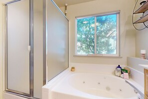 Hair dryer, towels - 1 Mi to Lake Tulloch: Home w/ Patio Oasis & Pool (Copperopolis)