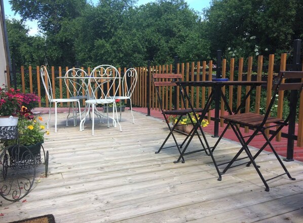 Outdoor dining - Charming B&B in the heart of the Morvan near Saulieu, nature guaranteed (Montlay-en-Auxois)