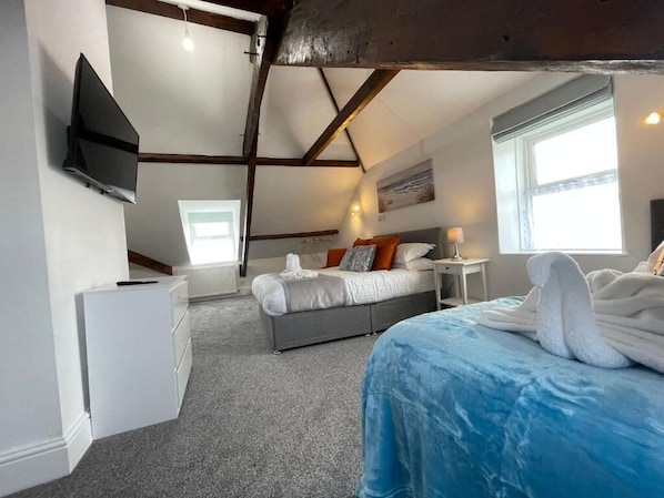 Family Room, Sea View | Free WiFi - Tintagel Arms Bed and Breakfast (Tintagel)