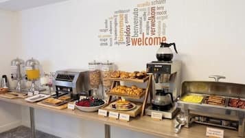 Free daily buffet breakfast