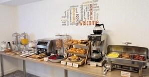 Desayuno buffet incluido todos los días 