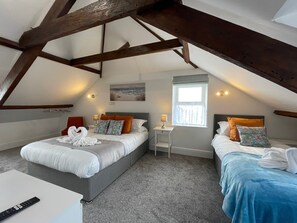 Family Room, Sea View | Free WiFi - Tintagel Arms Bed and Breakfast (Tintagel)
