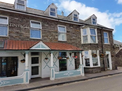 Tintagel Arms Bed and Breakfast