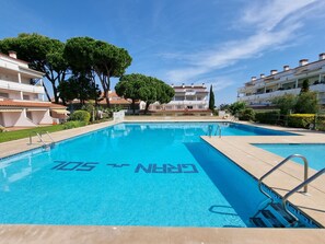 Pool - 3-bedroom apartment with terrace near the beach (L'Escala)