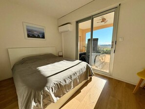 2 bedrooms, free WiFi - T3 Apartment in Bormes-les-Mimosas - Near beaches and amenities (Bormes-les-Mimosas)