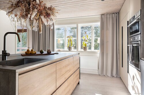 Charming Timber House in Kalix – Sauna, Fishing & Northern Lights