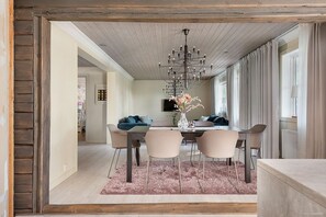 Dining - Charming Timber House in Kalix – Sauna, Fishing & Northern Lights (Kalix)