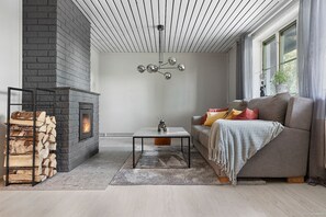 Interior - Charming Timber House in Kalix – Sauna, Fishing & Northern Lights (Kalix)