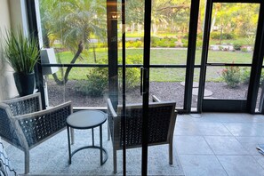 Interior - Delightful 2-bedroom condo with AC in vibrant Island of Venice, Florida (Venice)