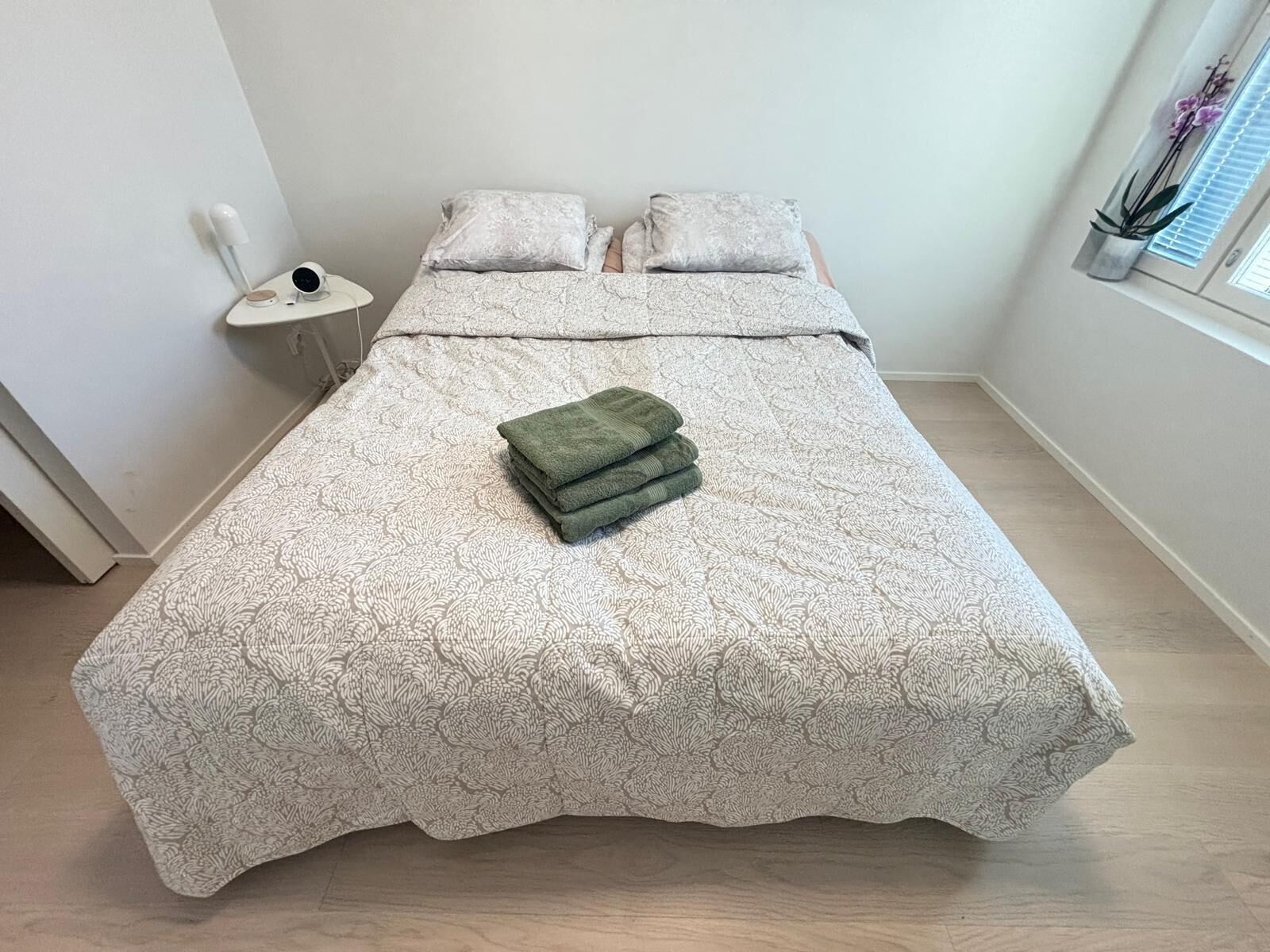 Soundproofing, WiFi, bed sheets