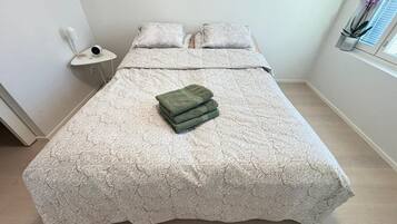 Soundproofing, WiFi, bed sheets