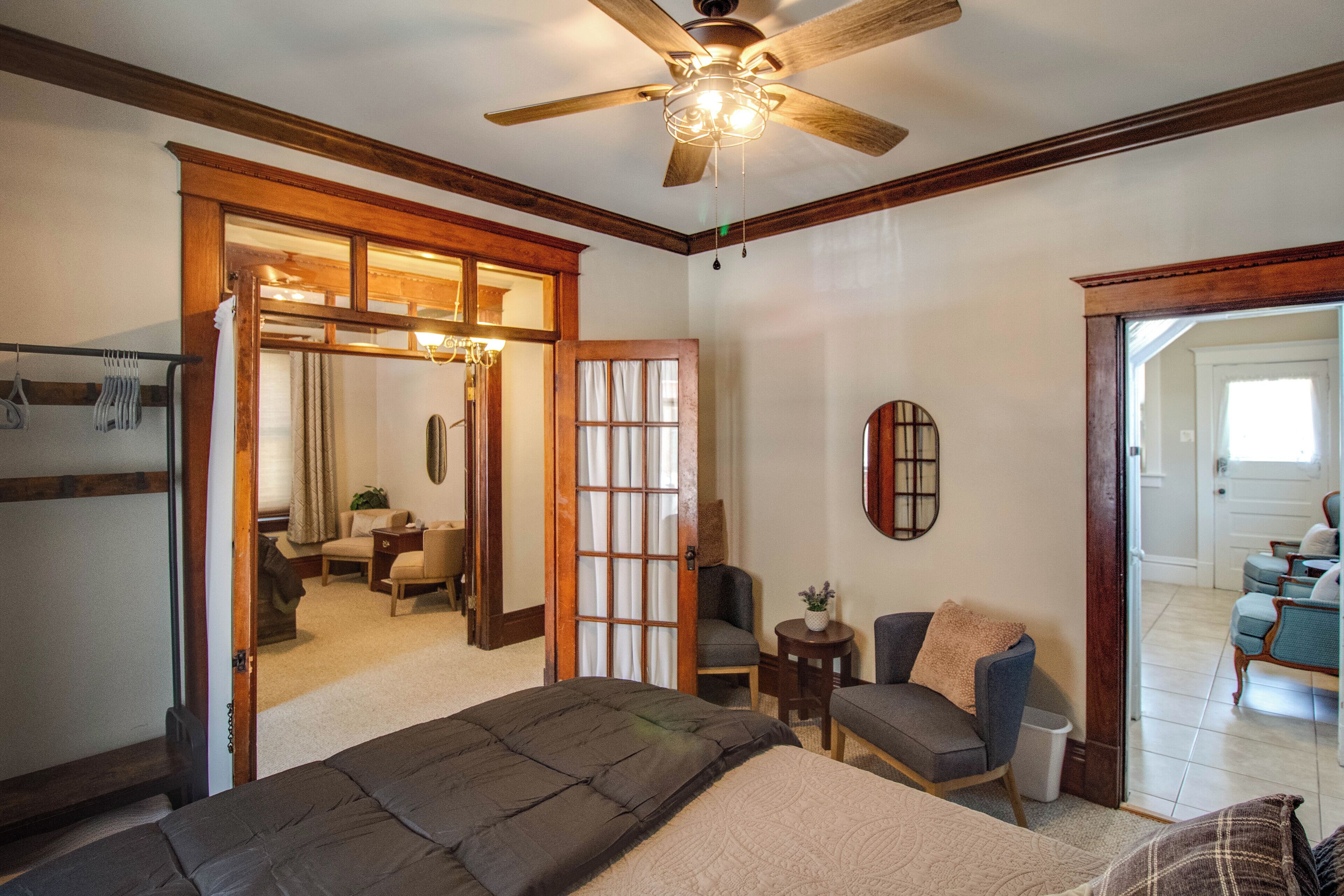 熨斗/熨衣板、免费 WiFi、床单