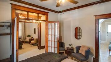 Iron/ironing board, free WiFi, bed sheets