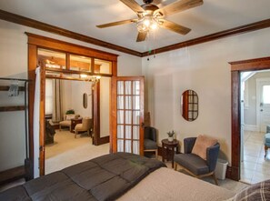 Iron/ironing board, free WiFi, bed sheets