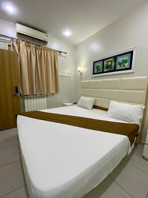 Quarto casal conforto, vista para a cidade | Wi-Fi de cortesia