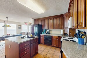 Private kitchen - 5BR waterfront House w/ Private heated Pool & Dock (Merry Hill)